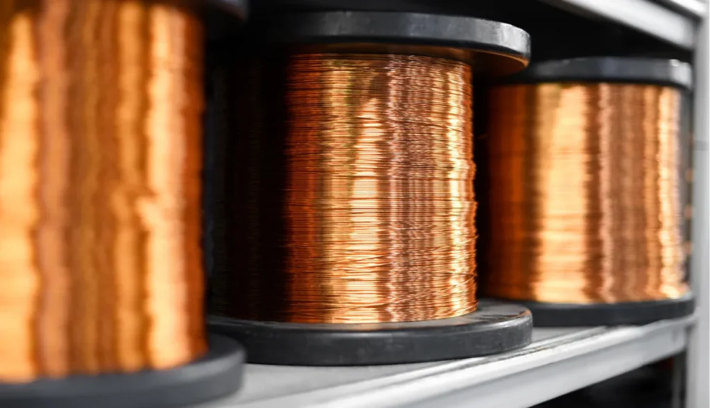 Optimization Strategies for Miniature RFID Antennas